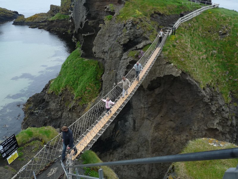 (55) The Carrick-a-rede rope bridge.JPG